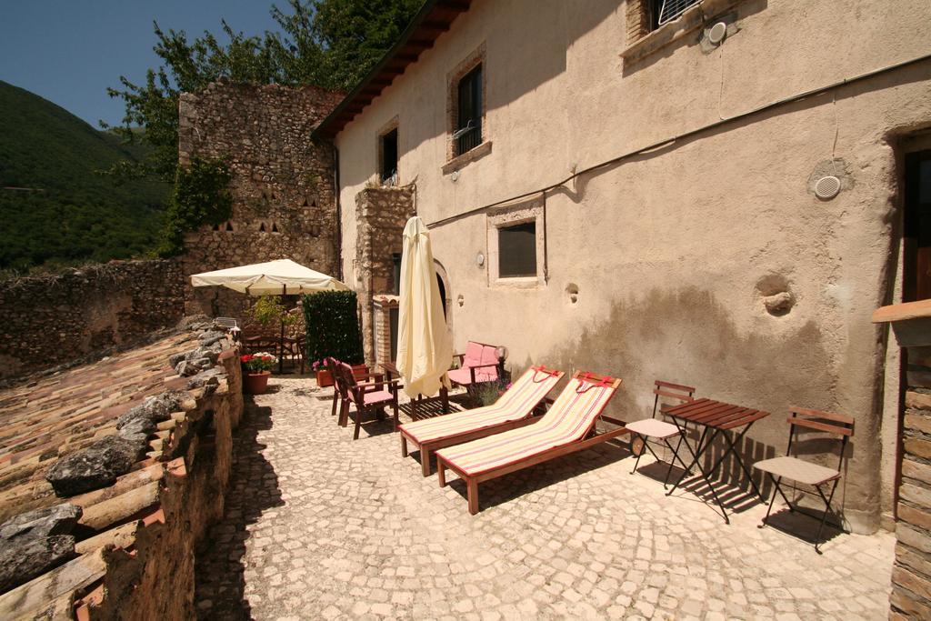 Sotto Il Castello Aparthotel Gagliano Aterno Ngoại thất bức ảnh